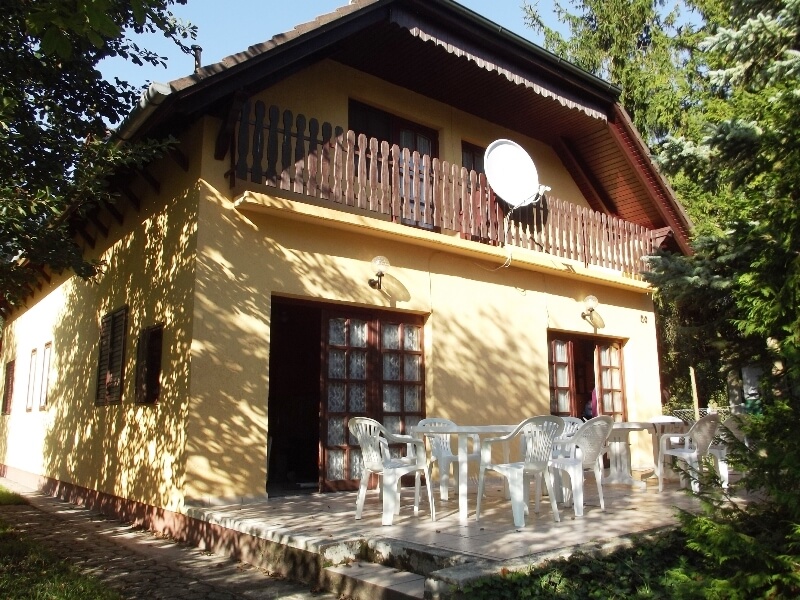 Nádas vízparti ikerház